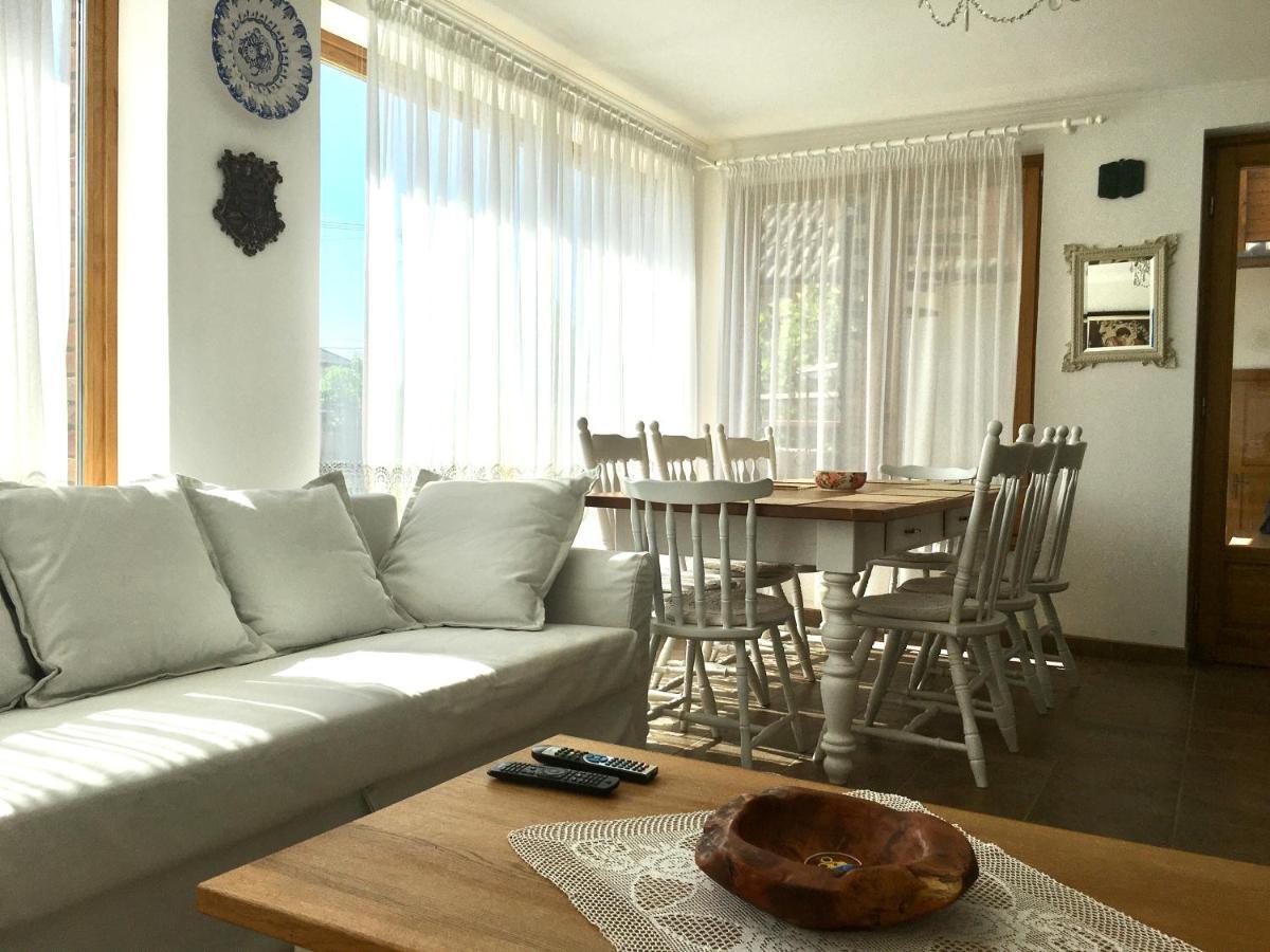 Villa Maximilian Balatonkeresztur Luaran gambar