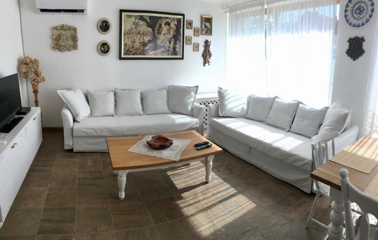 Villa Maximilian Balatonkeresztur Luaran gambar