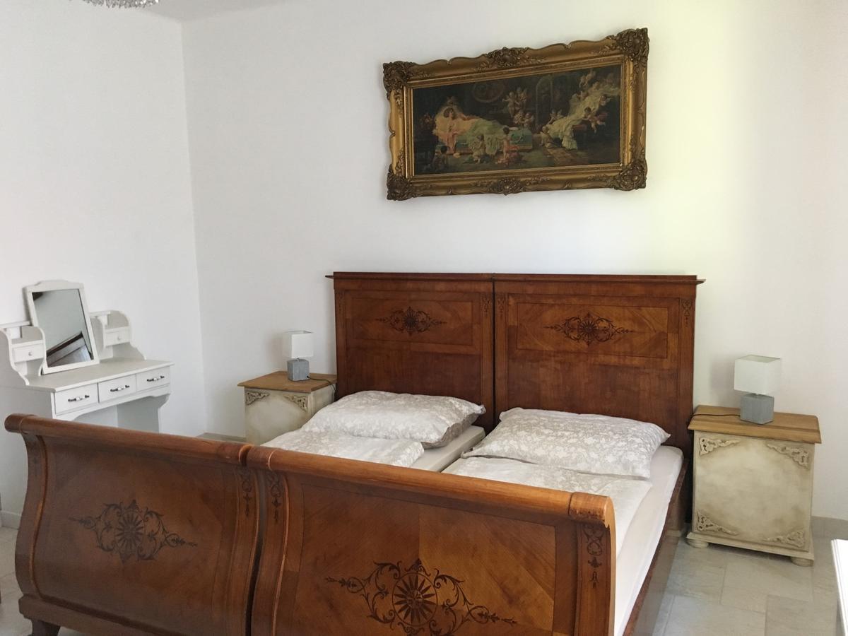 Villa Maximilian Balatonkeresztur Luaran gambar