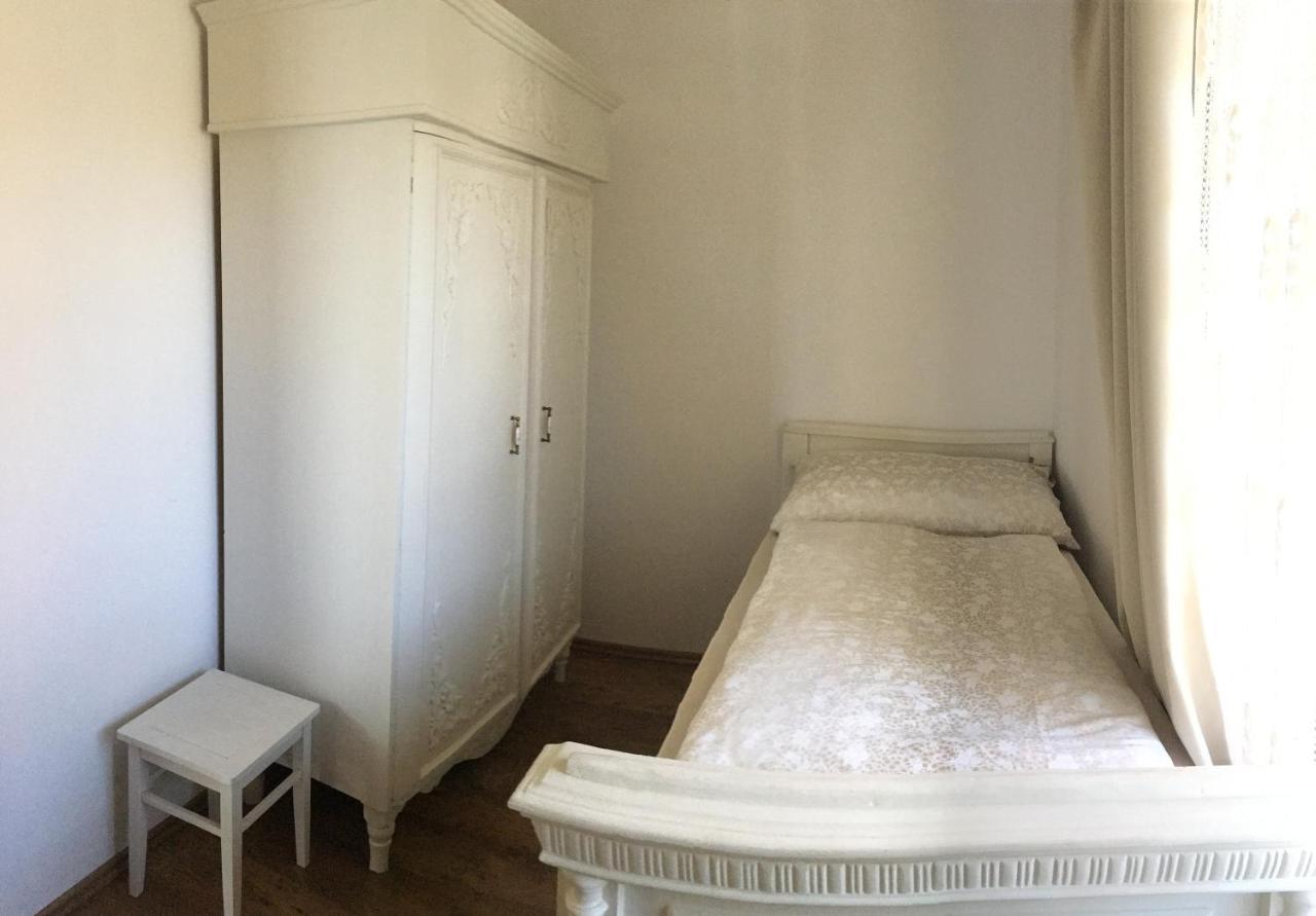 Villa Maximilian Balatonkeresztur Luaran gambar